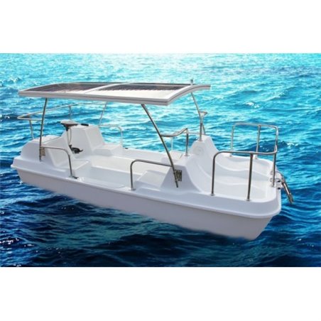 Катамаран Эльмар с электроприводом и солнечной батареей